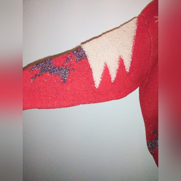 Christmas 🎄 Sweater - Picture 3 of 3